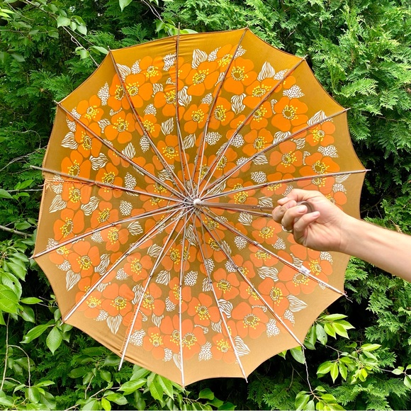 v i n t a g e :: Mod Floral Whimsical Flower Power Umbrella - Picture 13 of 15